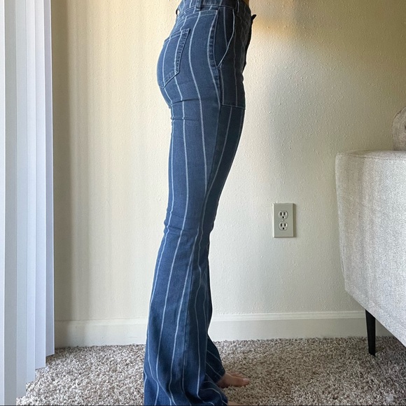 High Waisted Jeans - Picture 2 of 3